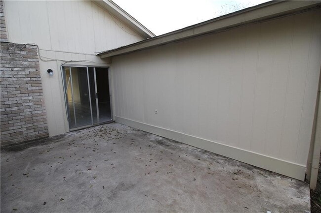 Building Photo - 12818 Copper Cliff Ave