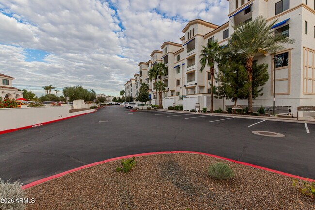 Building Photo - 2511 W Queen Creek Rd