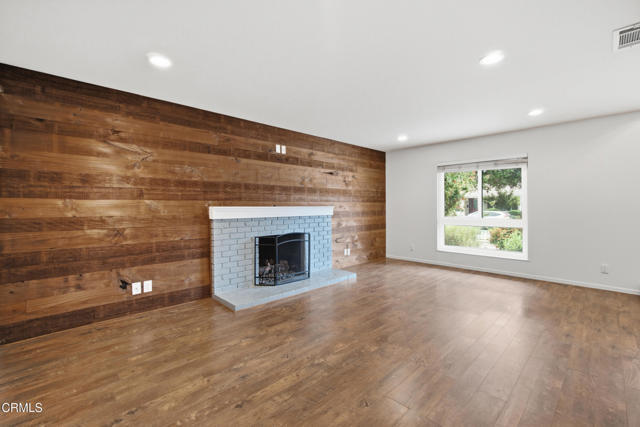 Building Photo - 6453 Tanager St