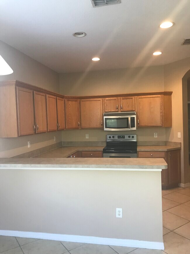 Building Photo - 19239 Stone Hedge Dr