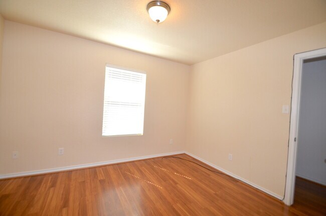 Building Photo - 2408 Ryan Dr
