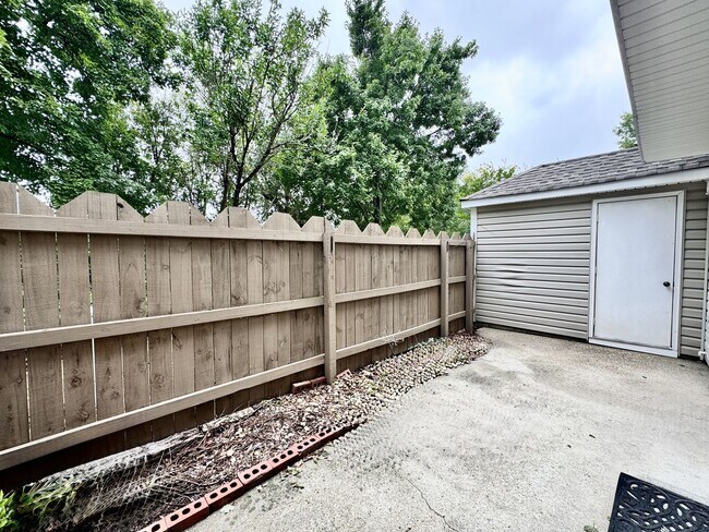 Building Photo - 2-Bedroom Condo Ready NOW! 2 Primary Suite...