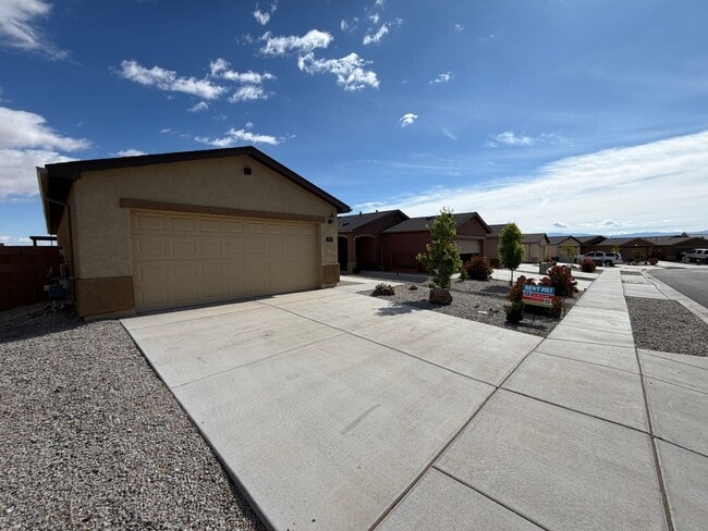 Building Photo - 3 Bedroom Single Story Home Available Near Huning Ranch Loop SW & Main St NW in Los Lunas!