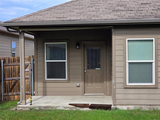 Building Photo - 10210 Tildon Ave