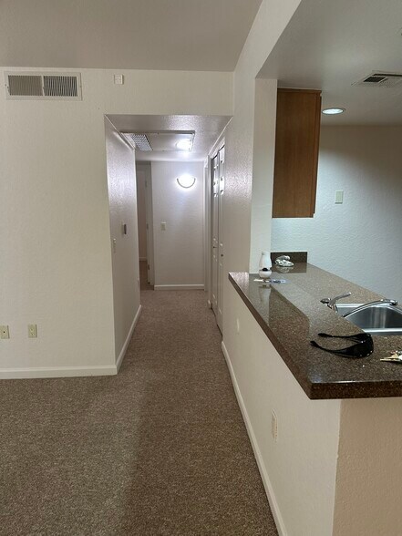 Building Photo - 101 S Players Club Dr