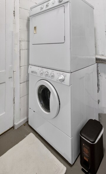 Building Photo - 38 Hamilton St