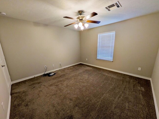 Building Photo - 610 Craig St