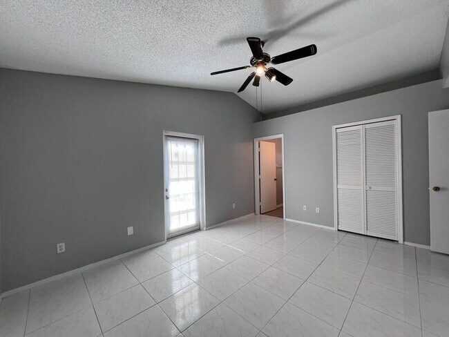 Building Photo - 1114 Shoshanna Dr