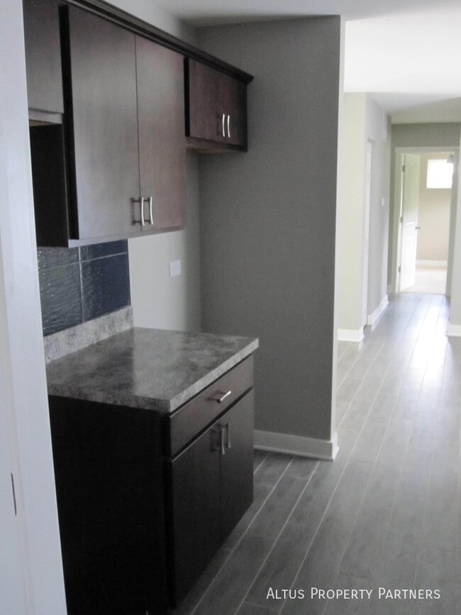 Building Photo - 16535 Spaulding Ave