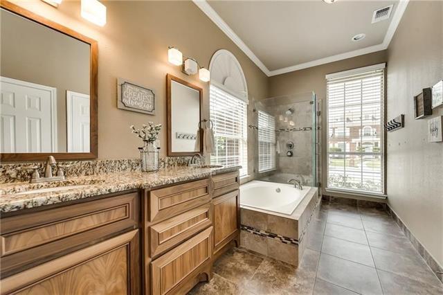 Building Photo - 8206 Luna Dr