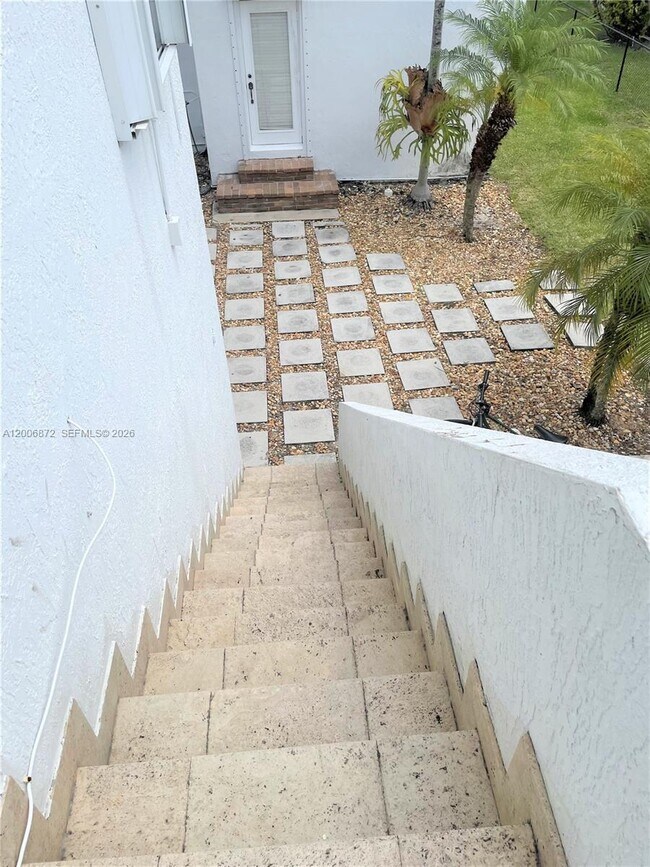 Building Photo - 5116 SW 57th Ave