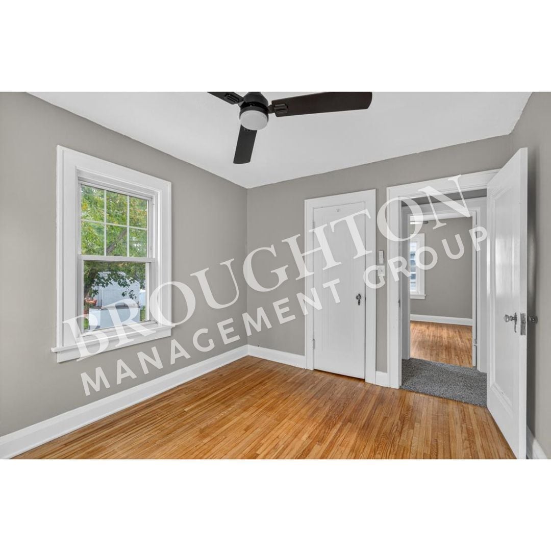 Building Photo - 5848 Acoma Dr