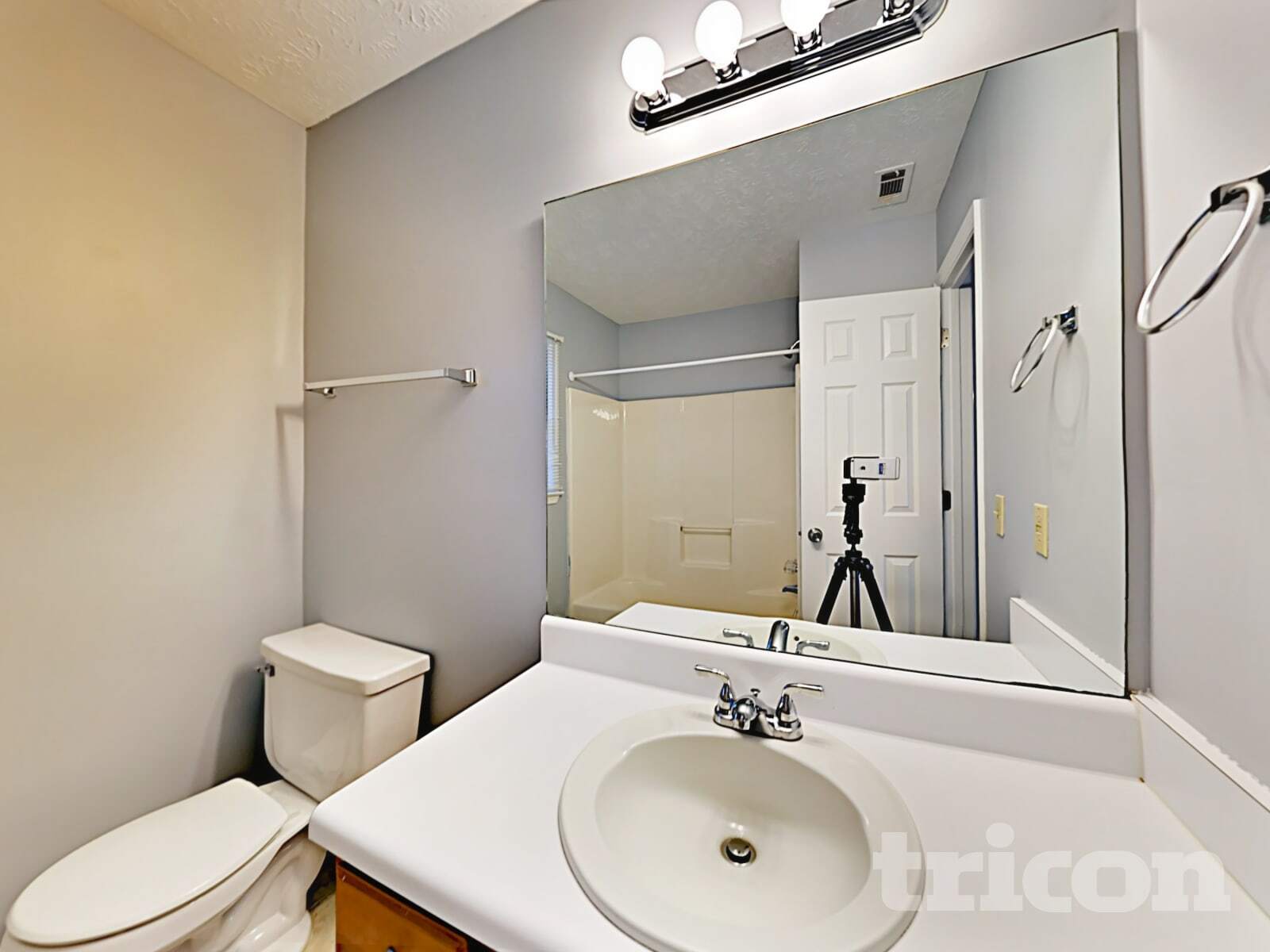 Building Photo - 5044 Rosemeade Ct