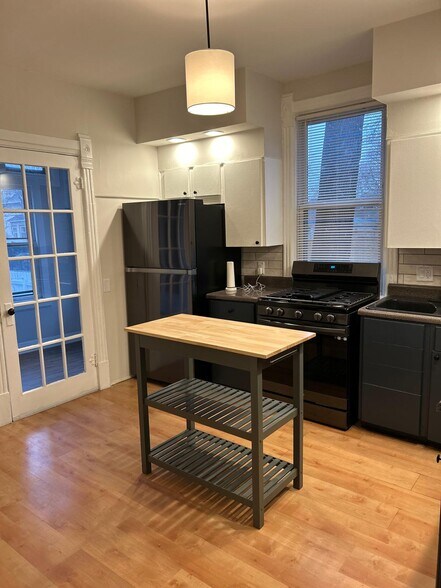 Building Photo - 601 Highland Ave