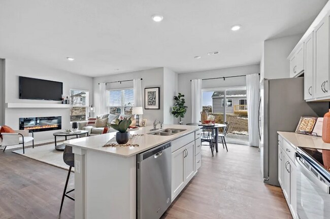 Building Photo - 1043 Maywood Ln