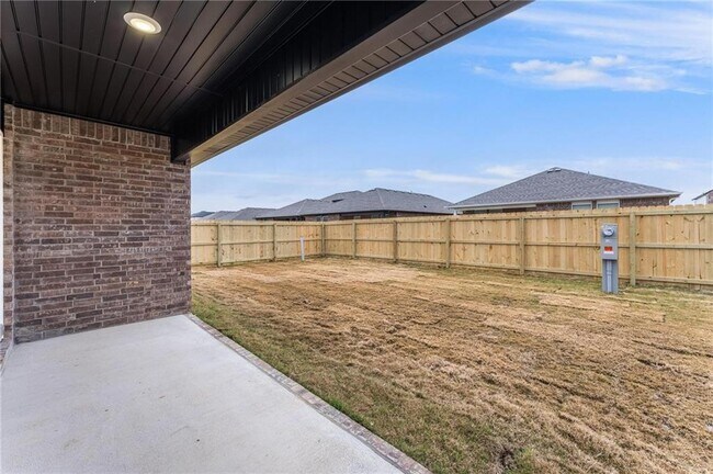 Building Photo - 4611 W Barhem Dr