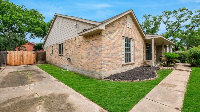 Building Photo - 19414 Lazy Valley Dr