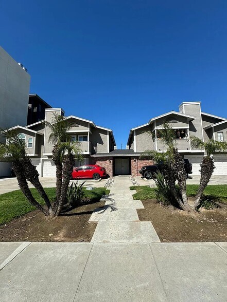 Building Photo - 3928 Arizona St