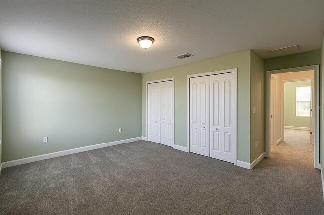 Building Photo - 2037 Lakeside Ave