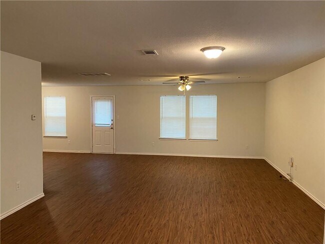 Building Photo - 11808 Plains Valley Dr