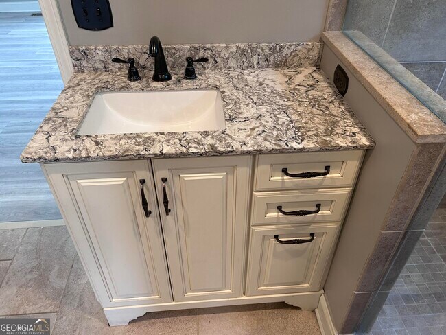 Building Photo - 4901 Planters Walk