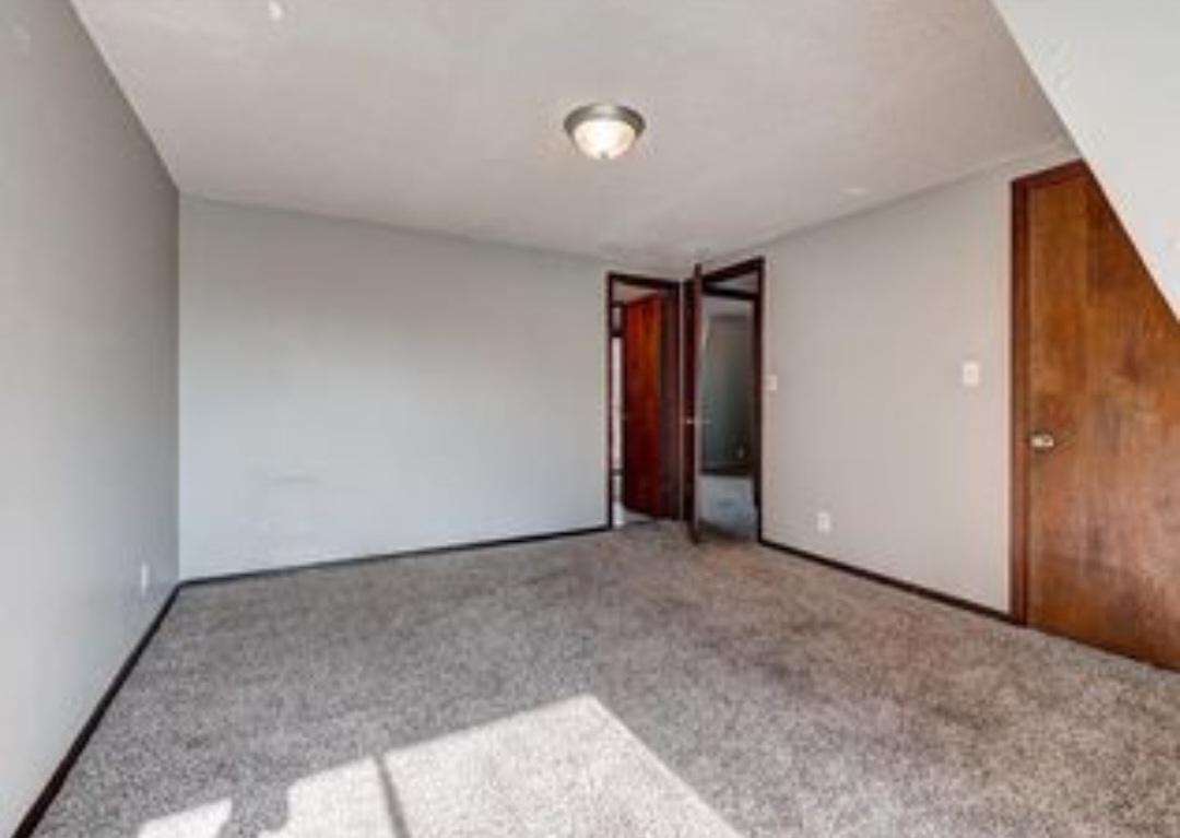 Upstairs bedroom 2 - 308 Vicksburg Cir