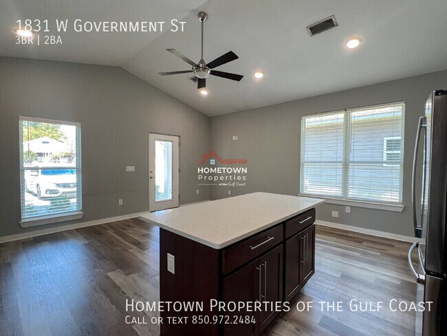 Building Photo - 3-Bed Downtown Pensacola Cottage