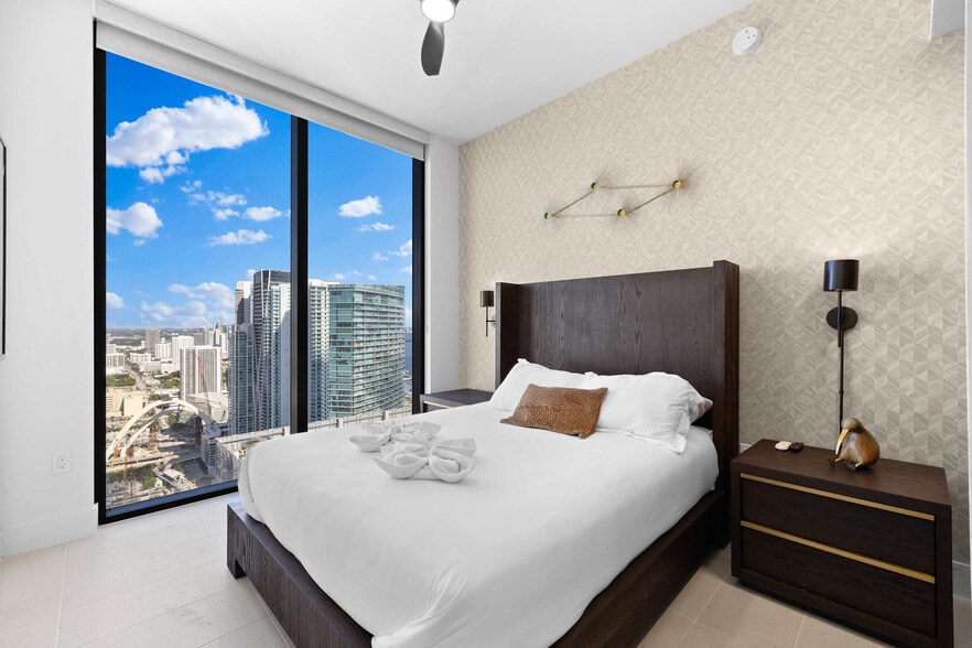 Building Photo - 159 NE 6th St