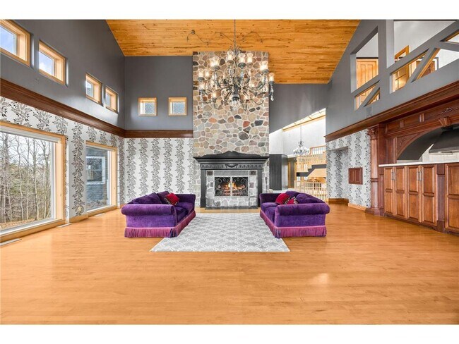 Building Photo - 1560 Bluff Creek Dr