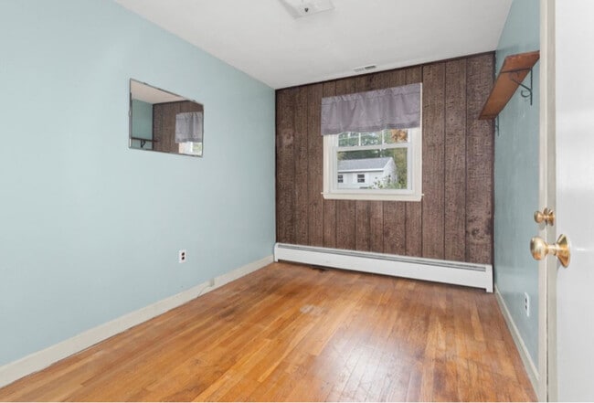 Building Photo - 22 Henry St