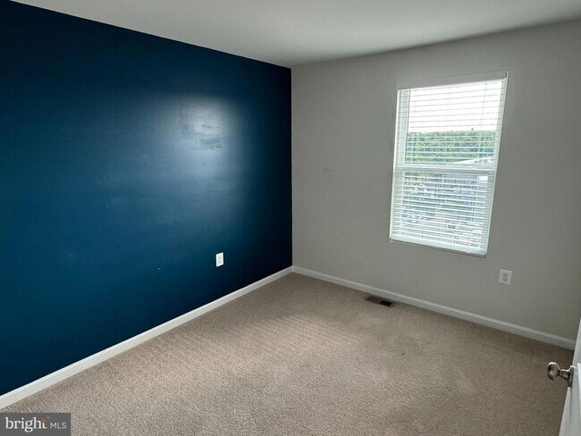 Building Photo - 147 Presidents Pointe Ave