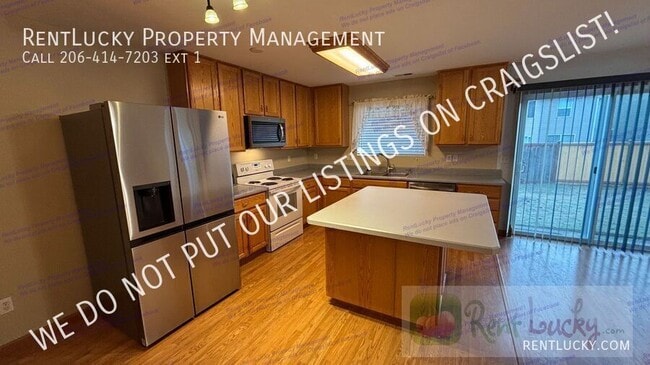 Building Photo - 9441 Country Hollow Dr E