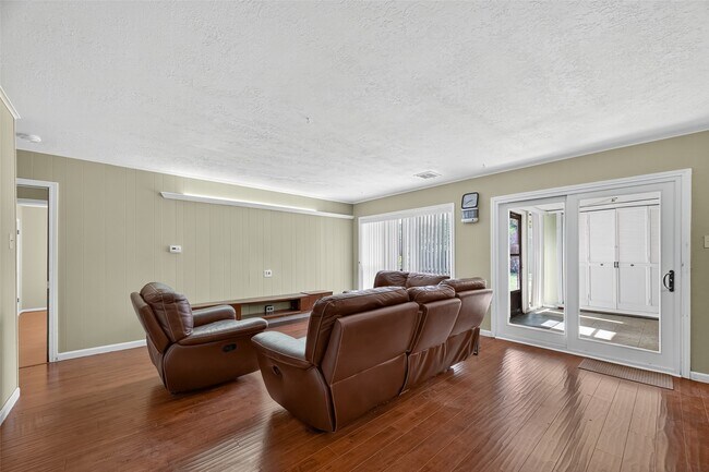 Building Photo - 9123 Langdon Ln