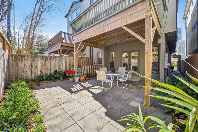 Building Photo - 2643 Westgate Dr