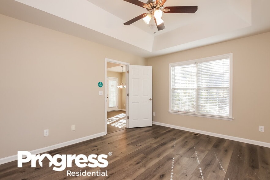 Building Photo - 300 Wood Green Dr