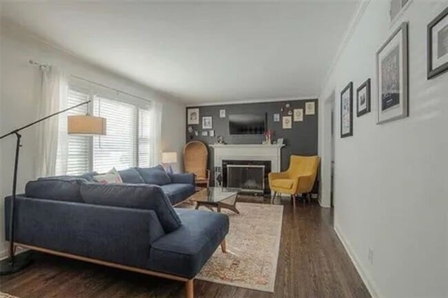 Building Photo - 4100 W 59th St