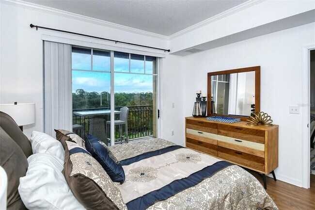 Building Photo - 1064 N Tamiami Trl