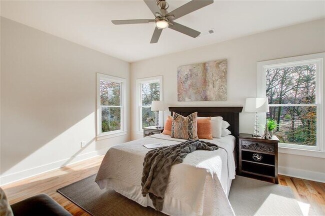 Building Photo - 1240 Oakland Terrace SW