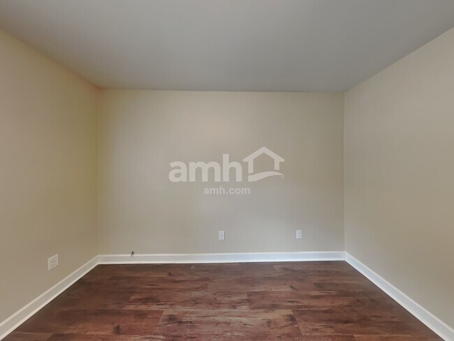 Building Photo - 163 Bluestone Dr