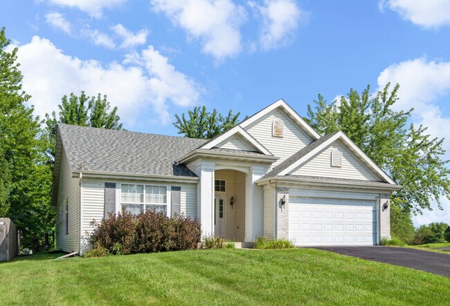 Building Photo - 784 Long Island Cir