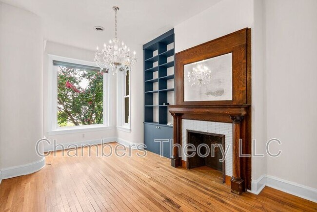 Building Photo - 1745 1st St NW