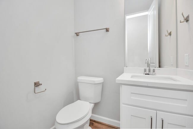 Building Photo - 2333 Hoskins Dr