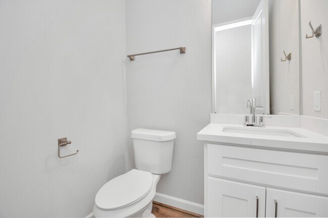 Building Photo - 2349 Hoskins Dr