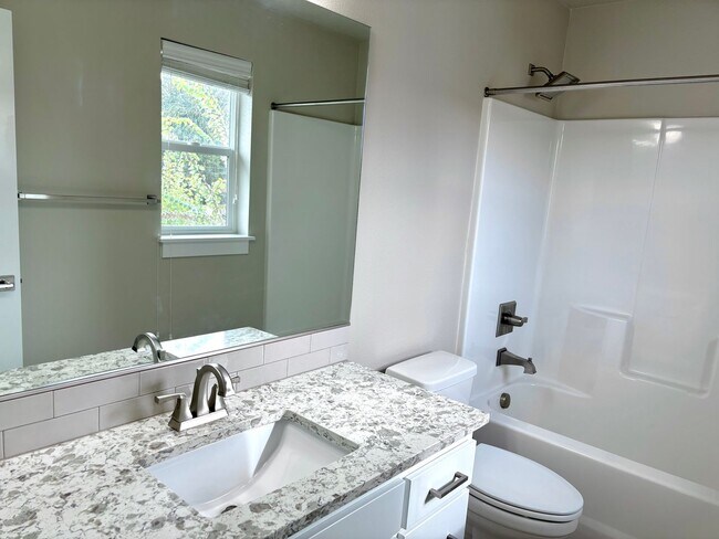 Building Photo - St. Johns Modern Build with Fenced Backyar...