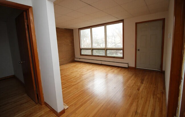 Building Photo - 11 Mohawk Ave