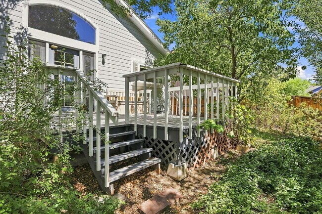 Building Photo - $3,048.95 with $300 Cleaning Voucher, 3 Beds - 2 Bath, Single Family Home in Highlands Ranch with...