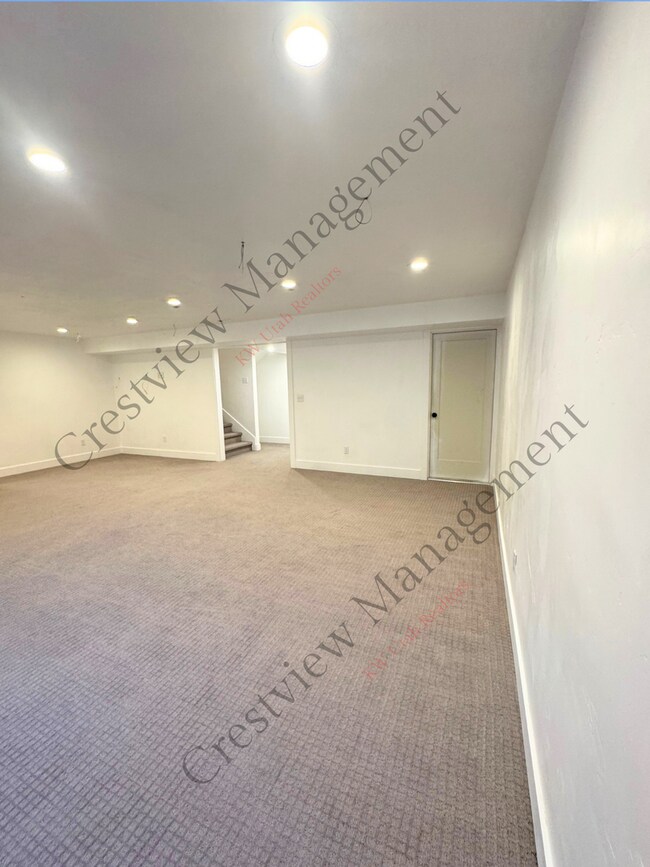Building Photo - 4883 N Nile Dr