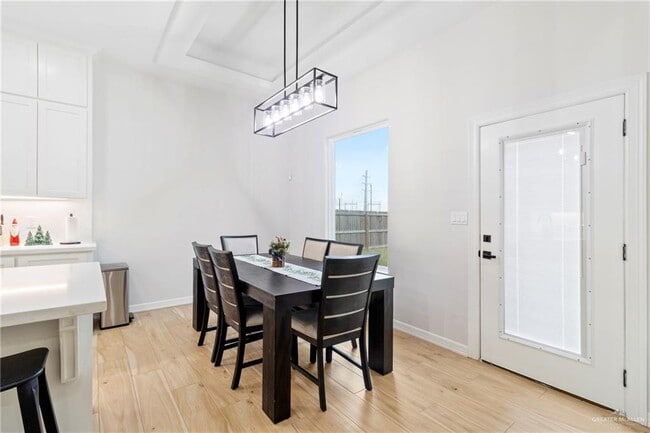 Building Photo - 1801 Stardust Ln