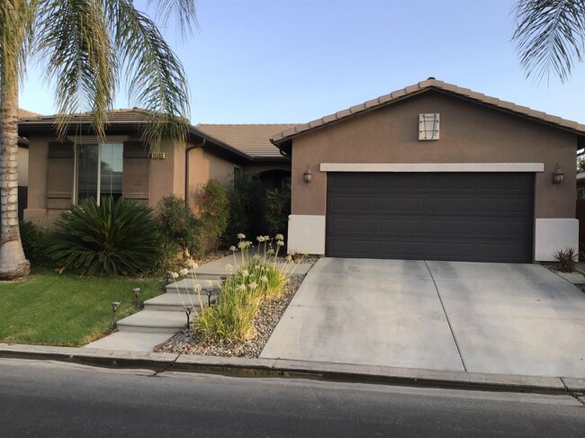 Primary Photo - 11363 N Via Ventana Way