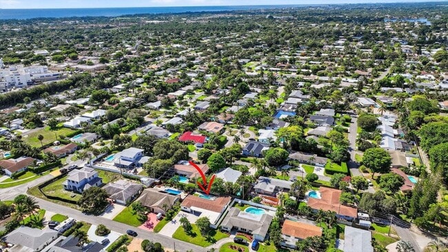 Building Photo - 714 SW 25th Ave